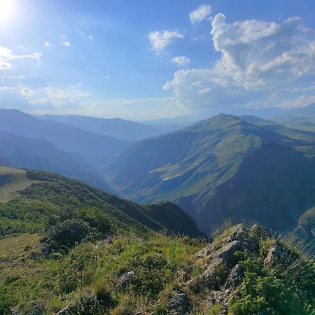 Alexmila Bed & Breakfast Tat'ev Bagian luar foto