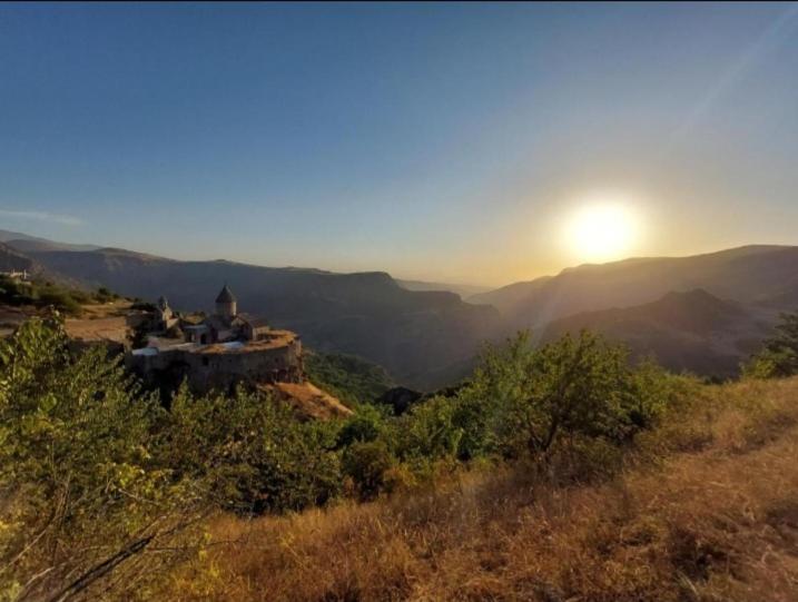 Alexmila Bed & Breakfast Tat'ev Bagian luar foto