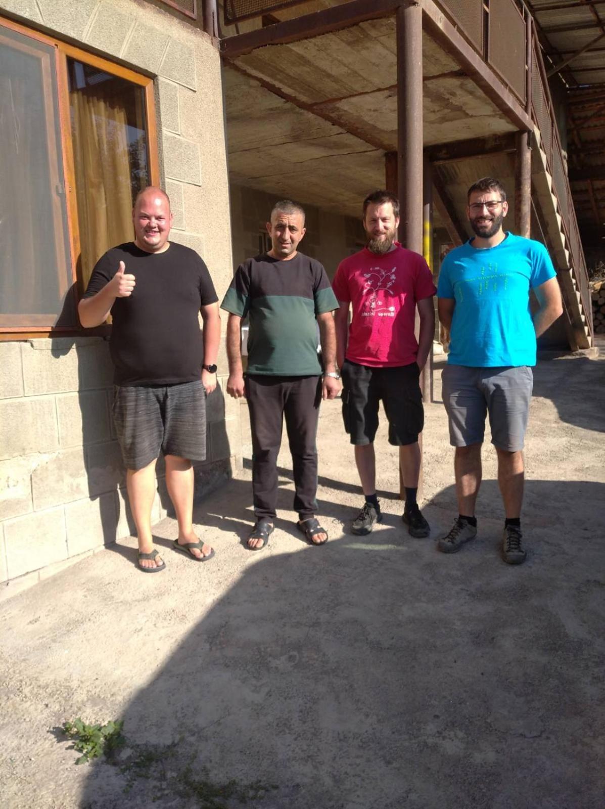Alexmila Bed & Breakfast Tat'ev Bagian luar foto